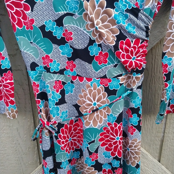 Metrostyle multi-colored, flower print dress - Picture 4 of 7